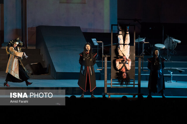 عکس تزئینی است این روزها همه کنسرت نمایش برگزار میکنند! شما چطور؟