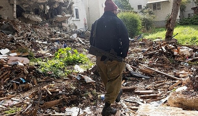 سرباز ارتش رژیم صهیونیستی در شهرکهای غلاف غزه پس از حمله حماس گالانت تحقیقات گسترده درباره سالهای قبل از حمله ۷ اکتبر را خواستار شد