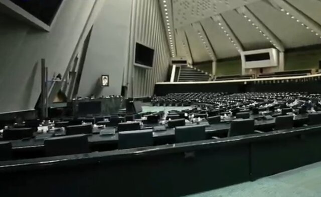 مجلس فردا جلسه علنی ندارد/ نمایندگان به دیدار رهبری می‌روند