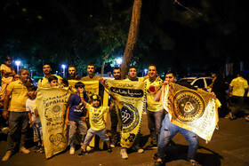 شادی مردم اصفهان پس قهرمانی تیم فوتبال سپاهان در جام حذفی