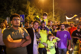 شادی مردم اصفهان پس قهرمانی تیم فوتبال سپاهان در جام حذفی