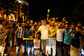 شادی مردم اصفهان پس قهرمانی تیم فوتبال سپاهان در جام حذفی