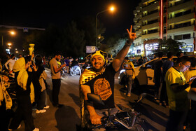 شادی مردم اصفهان پس قهرمانی تیم فوتبال سپاهان در جام حذفی