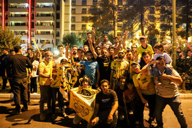 شادی مردم اصفهان پس قهرمانی تیم فوتبال سپاهان در جام حذفی