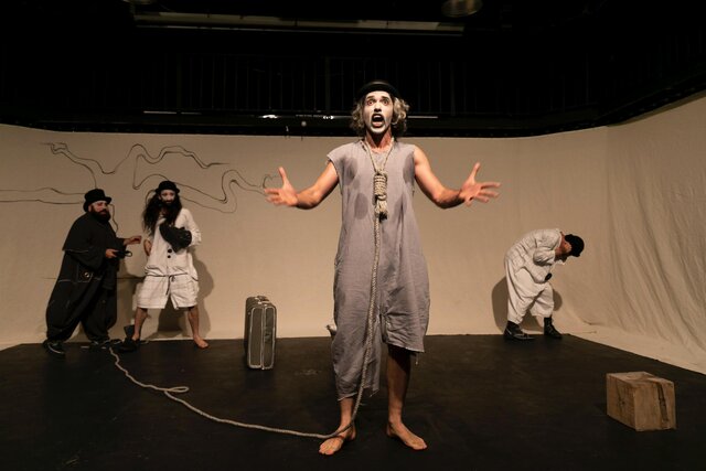 عکس از بهروز پایاب به توصیههای «بکت» گوش کردهایم