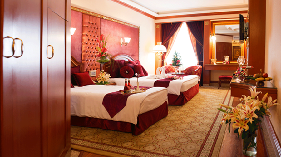 رزرو هتل شیراز با برنامه گشت شهری