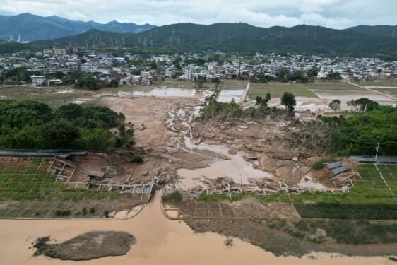 عکس: رویترز شمار قربانیان سیل در جنوب چین به ۴۷ نفر رسید