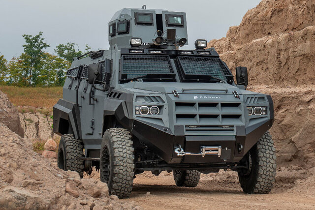 خودروی زرهی کانادایی «سناتور» روسها «سناتور» کانادایی را منهدم کردند