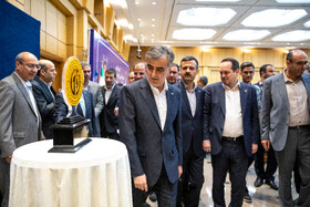  محمدرضا فرزین، رئیس کل بانک مرکزی در آیین رونمایی اجرای آزمایشی پروژه ریال دیجیتال