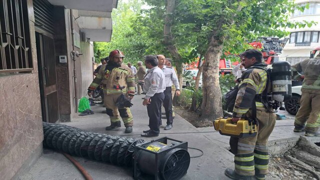 آتش‌سوزی ساختمان اداری در خیابان ۱۶ آذر