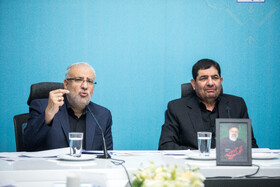 محمد مخبر، سرپرست ریاست جمهوری و جواد اوجی، وزیر نفت در مراسم بهره برداری از ۱۷ پروژه نفتی