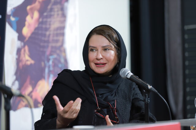 لعیا زنگنه : به مساله زن بدون شعار زدگی بپردازیم لعیا زنگنه : به مساله زن بدون شعار زدگی بپردازیم