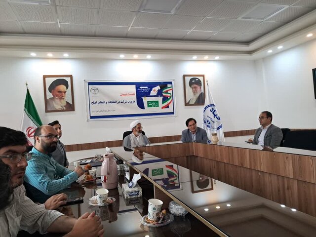 جامعه نخبگان وظیفه مدلسازی و ارائه مدل به نخبگان سیاسی را دارند