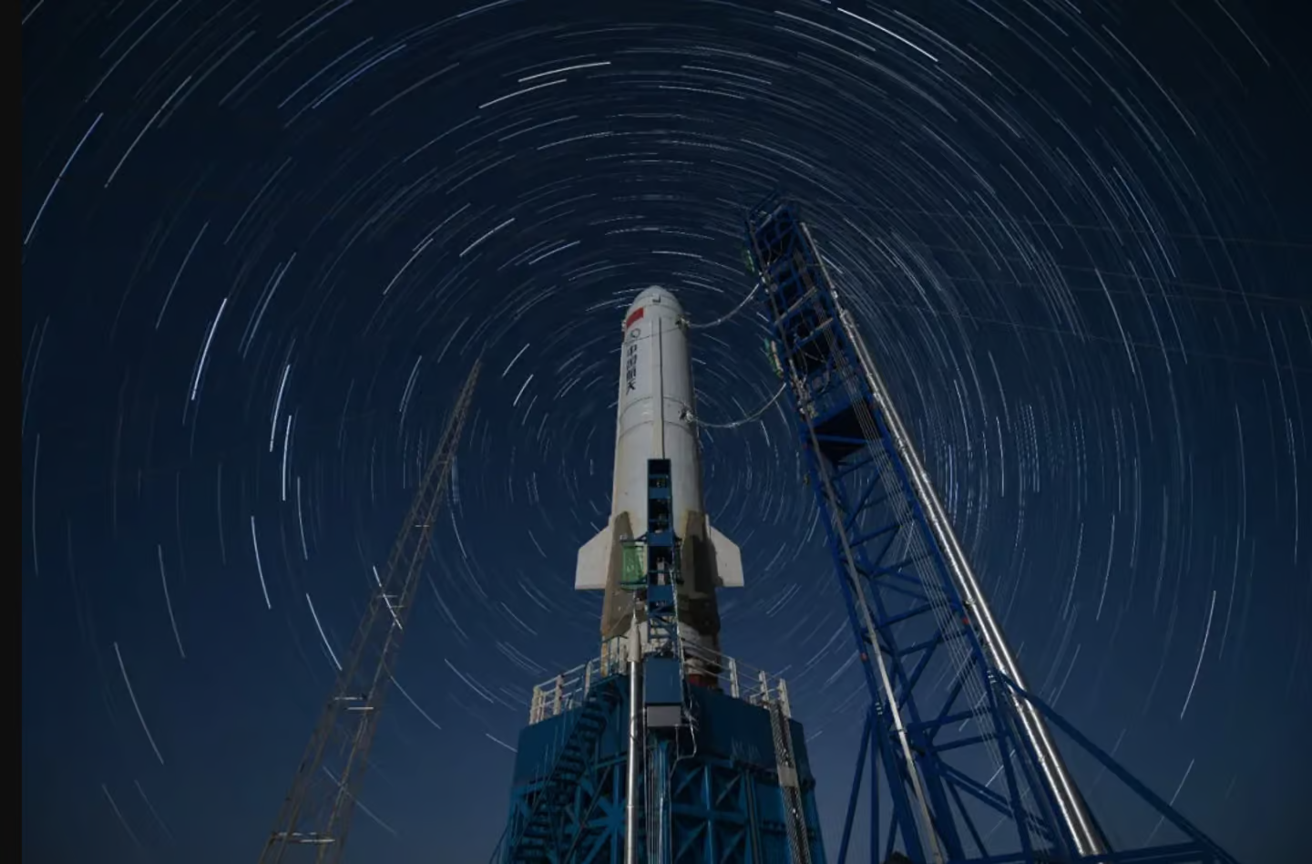 موشک چندبار مصرف چین با موفقیت به ارتفاع ۱۲ کیلومتری رسید