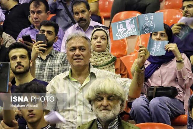 ظریف: مردم اشتباهات ما را دیدند ولی همچنان پایکار هستند