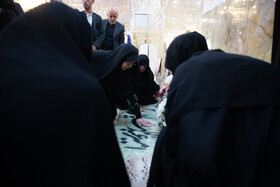 همسر شهید حسین امیرعبداللهیان در مراسم اربعین شهادت همسرش