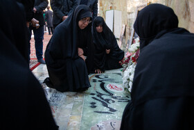 همسر شهید حسین امیرعبداللهیان در مراسم اربعین شهادت همسرش 