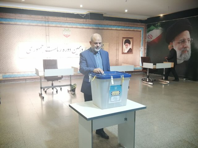 حضور شخصیتهای مختلف در چهاردهمین انتخابات ریاست جمهوری