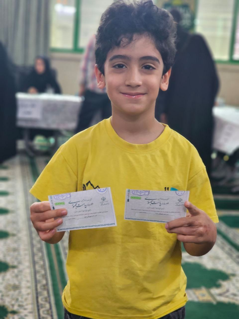 عکس/آرتین سرایداران پای صندوق رای