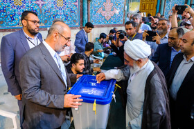 حضور علی‌اکبر ناطق نوری در انتخابات چهاردهمین دوره ریاست‌جمهوری - حسینیه ارشاد