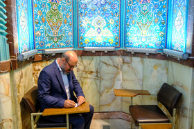 حضور حسین دهقان، رئیس بنیاد مستضعفان در انتخابات چهاردهمین دوره ریاست‌جمهوری - حسینیه ارشاد