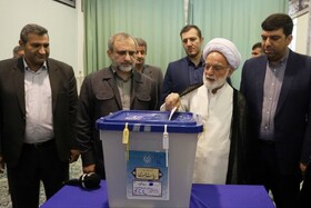 دری نجف‌آبادی: در انتخابات امروز مسئولیت بزرگی بر دوش ملت ایران است