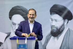 حضور اسحاق جهانگیری در انتخابات چهاردهمین دوره ریاست‌جمهوری - حسینیه جماران