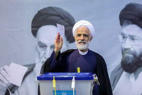 حضور مجید انصاری در انتخابات چهاردهمین دوره ریاست‌جمهوری - حسینیه جماران