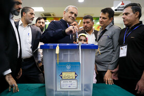 حضور مسعود پزشکیان در انتخابات چهاردهمین دوره ریاست‌جمهوری - بیمارستان فیروزآبادی شهر ری