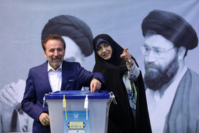 حضور محمود واعظی در انتخابات چهاردهمین دوره ریاست‌جمهوری - حسینیه جماران
