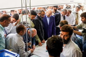 حضور محمدباقر قالیباف در انتخابات چهاردهمین دوره ریاست‌جمهوری - حرم عبدالعظيم الحسنی (ع)