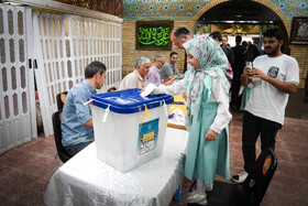 حضور کودکان و نوجوانان در انتخابات چهاردهمین دوره ریاست‌جمهوری در تهران