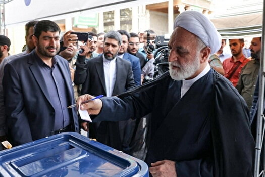 عکس: آرشیو رئیس قوه قضاییه رأی خود را به صندوق انداخت