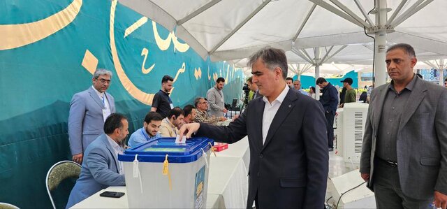 شرکت فرزین در چهاردهمین دوره انتخابات ریاست جمهوری/ آثار مشارکت و قدرت مردم در شکستن تحریمها شرکت فرزین در چهاردهمین دوره انتخابات ریاست جمهوری/ آثار مشارکت و قدرت مردم در شکستن تحریمها