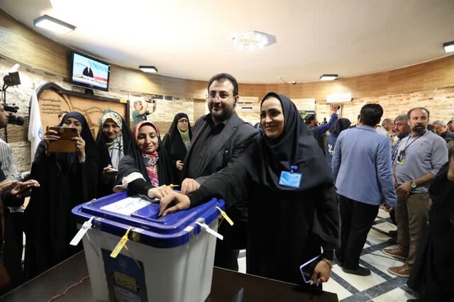 حضور حماسی مردم همدان پای صندوقهای رأی