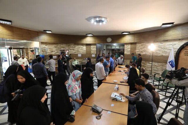 حضور حماسی مردم همدان پای صندوقهای رأی