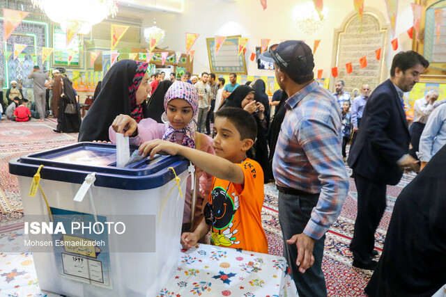 عکس از آرشیو حضور پرشور اسلامآبادغربیها پای صندوقهای رای