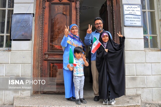 استقبال ۴۰ درصدی بانوان و ۶۰ درصدی آقایان گیلانی در چهاردهمین انتخابات ریاست جمهوری