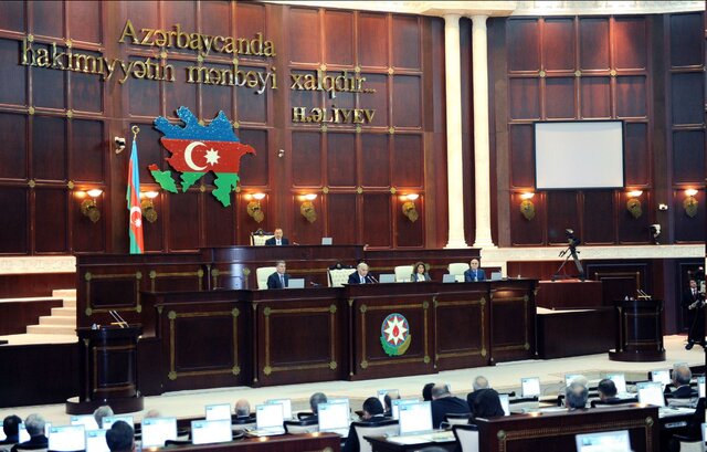 علیاف مجلس ملی جمهوری آذربایجان را منحل کرد علیاف مجلس ملی جمهوری آذربایجان را منحل کرد
