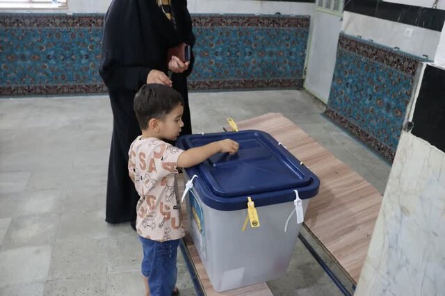 حضور مردم شهرستانهای غرب استان تهران پای صندوقهای رأی