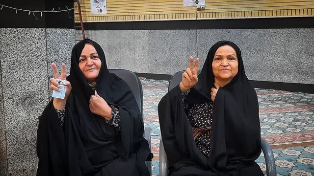 حضور مردم شهرستان‌های غرب استان تهران پای صندوق‌های رأی
