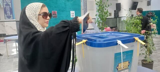 حضور مردم شهرستانهای غرب استان تهران پای صندوقهای رأی