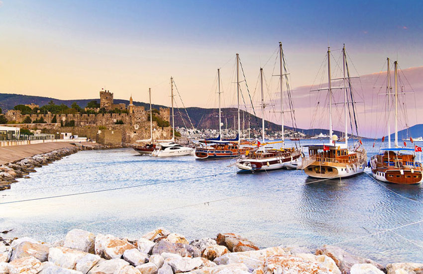 راهنمای تور بدروم در بهار