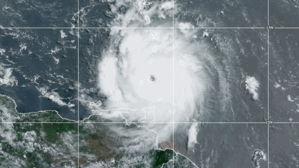 ویدئوی ماهواره‌ آمریکا از پیشروی یک طوفان خطرناک
