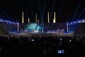 کنسرت علیرضا قربانی در تخت جمشید شیراز