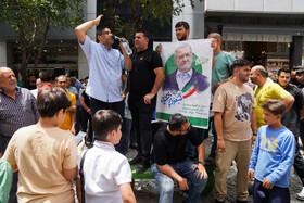مسعود پزشکیان کاندیدای چهاردهمین دوره انتخابات ریاست جمهوری در بازار شوش تهران
