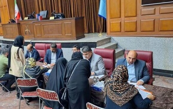 پیگیری مشکلات اصحاب چند پرونده کثیرالشاکی خودرویی و تعاونی مسکن در ملاقات مردمی دادگستری استان تهران پیگیری مشکلات اصحاب چند پرونده کثیرالشاکی خودرویی و تعاونی مسکن در ملاقات مردمی دادگستری استان تهران