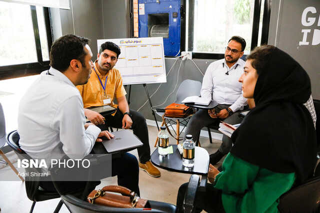 عکس تزئینی و آرشیوی است برگزاری رویداد جذب سرمایهگذار برای طرحهای فناورانه در حوزه پلیمر و پلاستیک