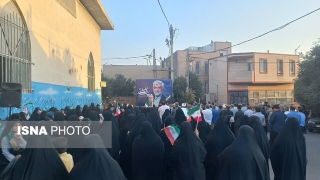 رئیس جمهور باید در مدیریت کشور به نیروهای داخل ایمان داشته باشد