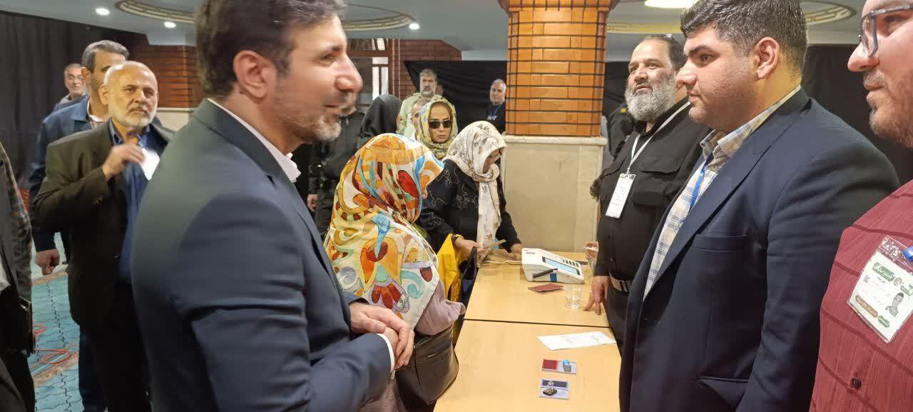 بازدید طحاننظیف از فرآیند رایگیری در مسجد لولاگر